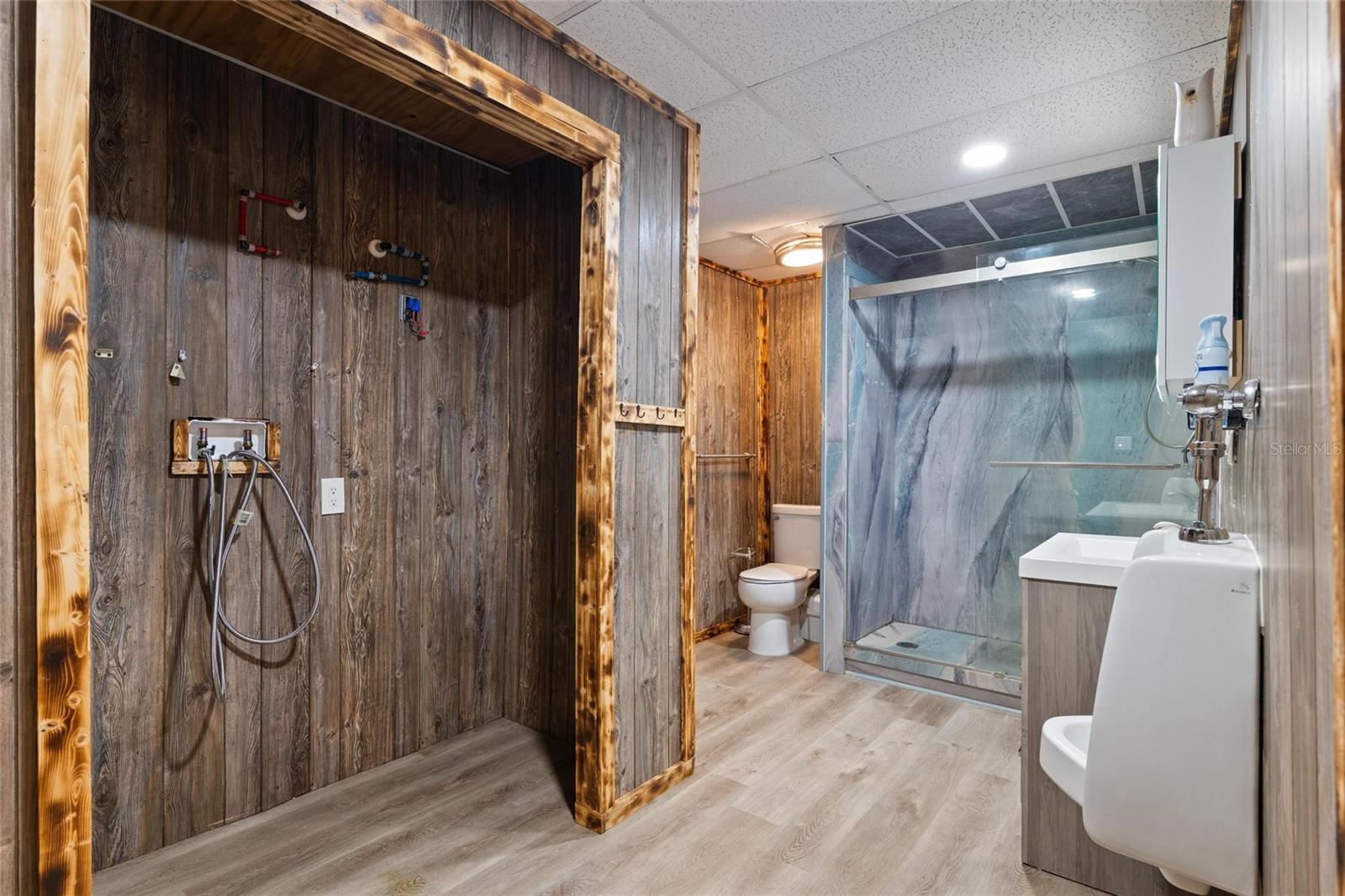 EDGEWOOD - Commercial Lease