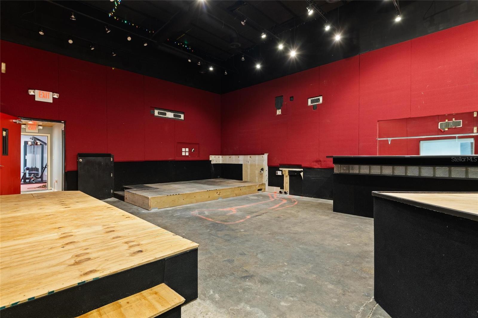 EDGEWOOD - Commercial Lease