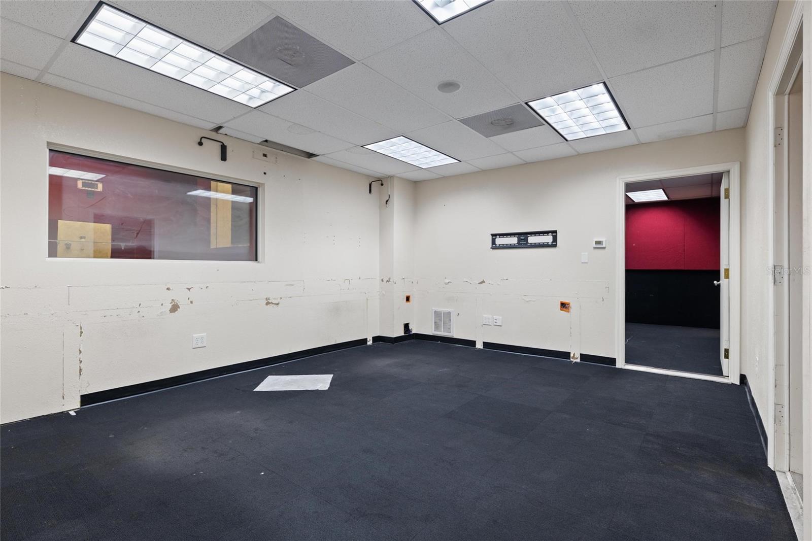EDGEWOOD - Commercial Lease