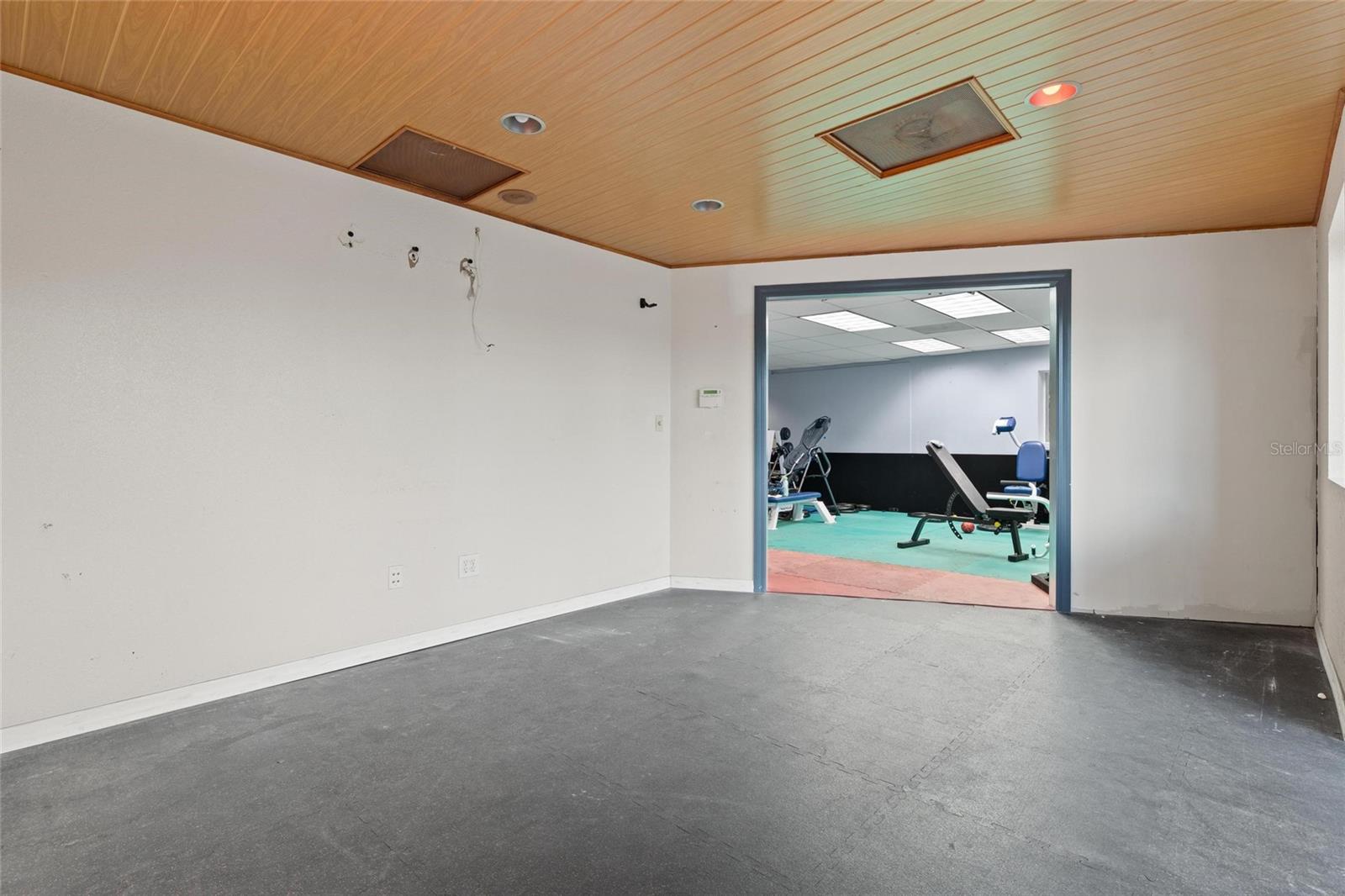 EDGEWOOD - Commercial Lease