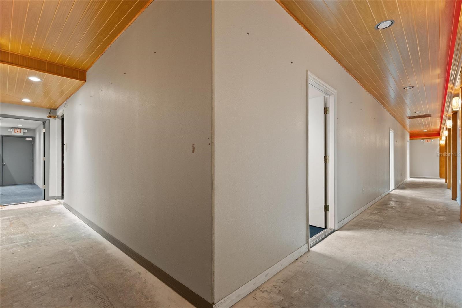 EDGEWOOD - Commercial Lease