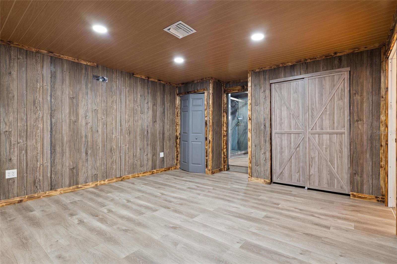 EDGEWOOD - Commercial Lease