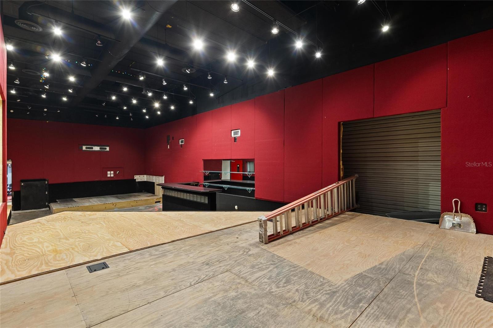 EDGEWOOD - Commercial Lease