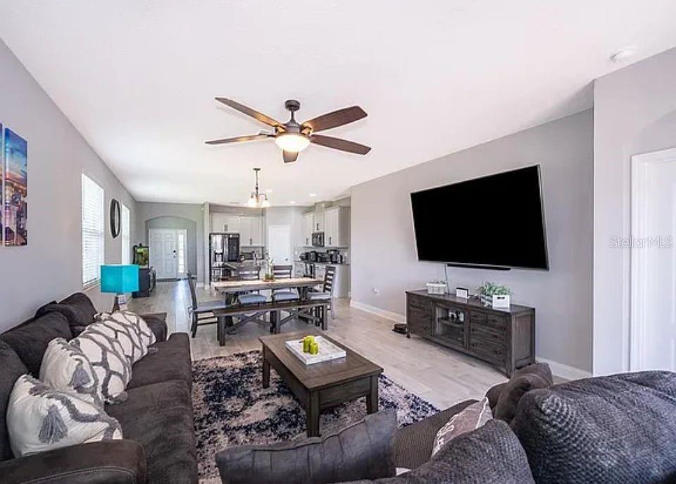 SUNSET GRVS PH 2 - Residential Lease