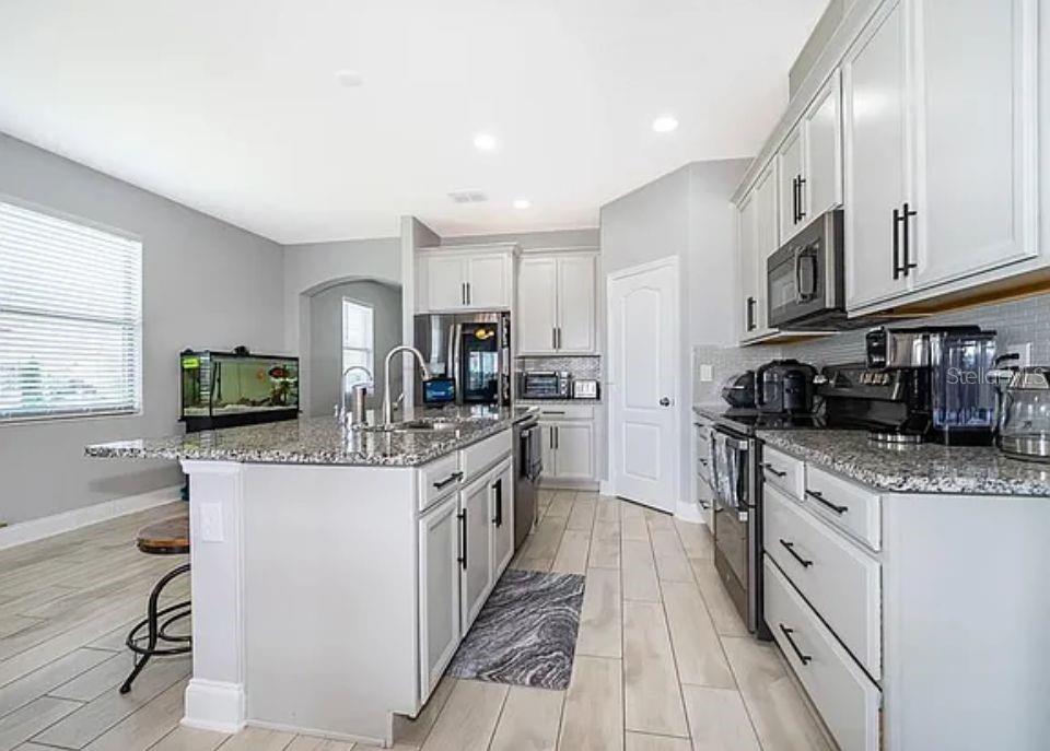 SUNSET GRVS PH 2 - Residential Lease
