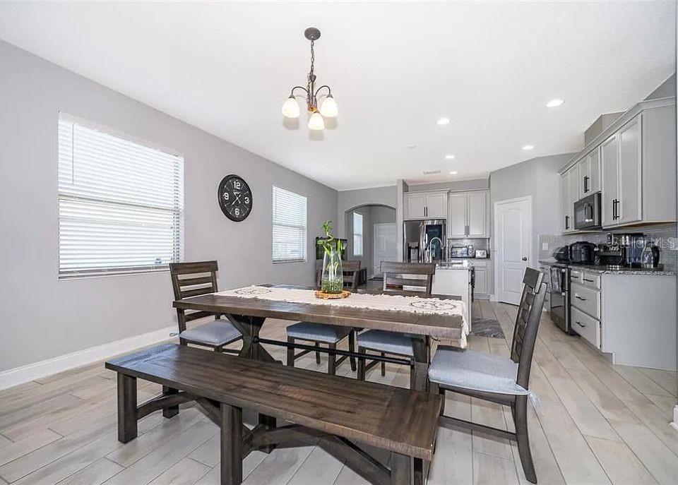 SUNSET GRVS PH 2 - Residential Lease