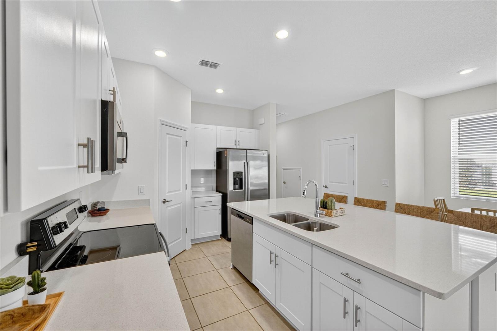 BELLALAGO POD G TOWNHOMES - Residential