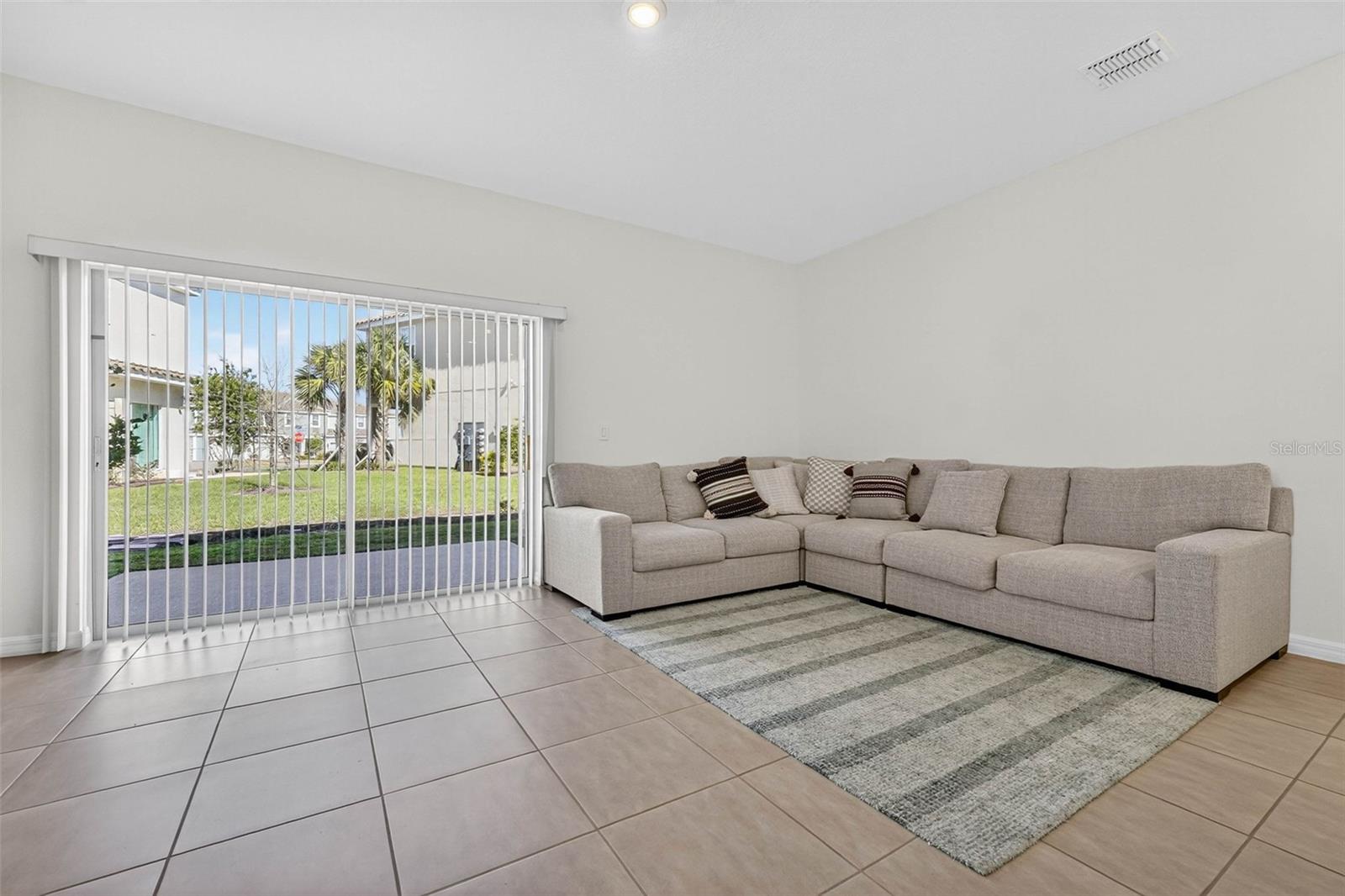 BELLALAGO POD G TOWNHOMES - Residential