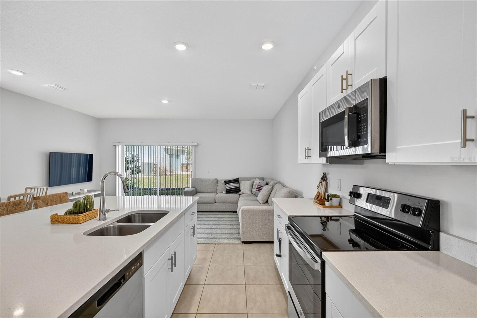 BELLALAGO POD G TOWNHOMES - Residential