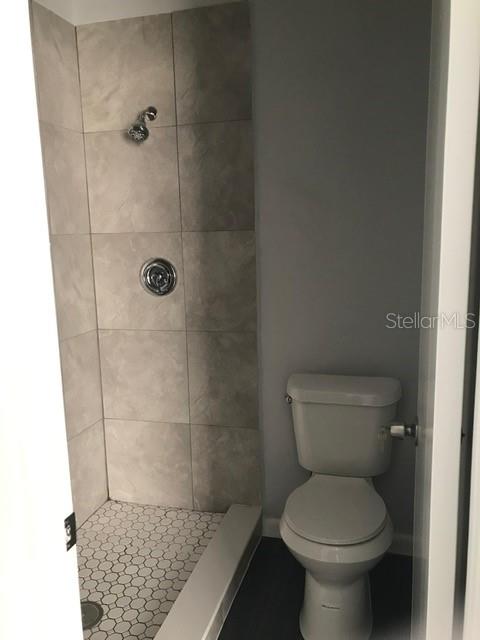 WINDSOR WALK - Residential Lease