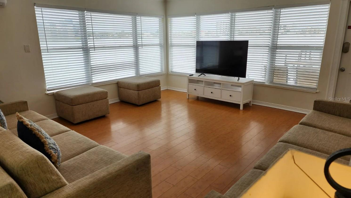 MANDALAY UNIT 5 REP - Commercial Sale