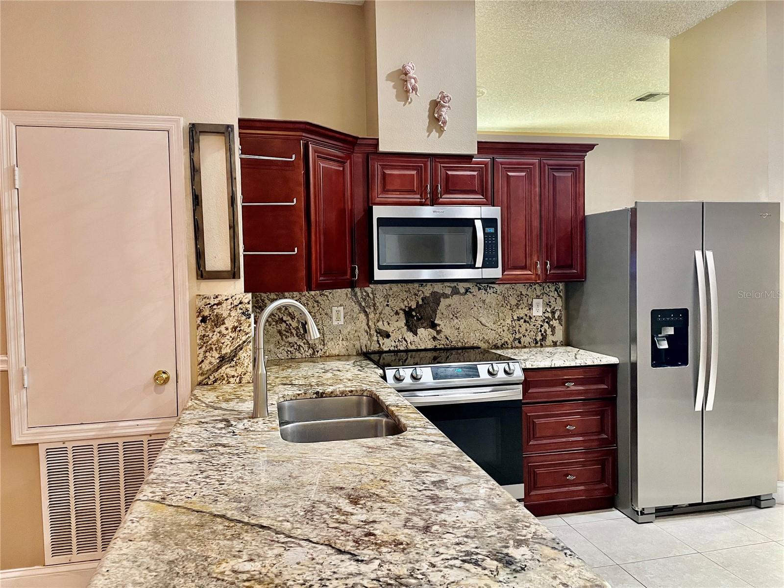 RIVERSIDE AT TWIN RIVERS UN 3A - Residential Lease
