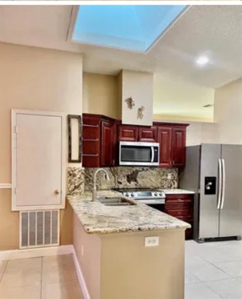RIVERSIDE AT TWIN RIVERS UN 3A - Residential Lease