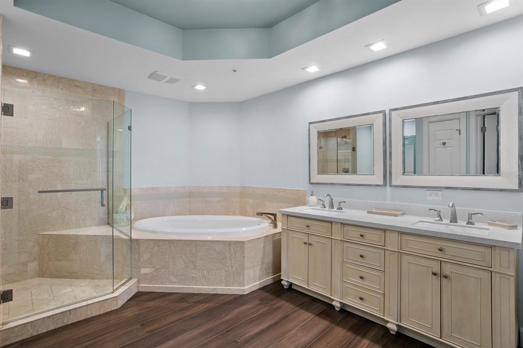SERENO CONDO - Residential
