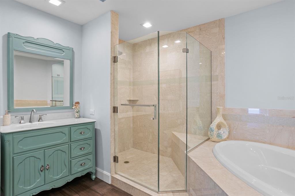 SERENO CONDO - Residential