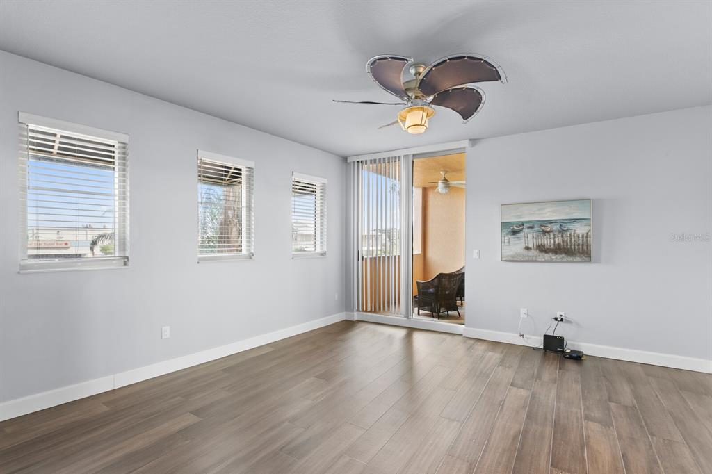 SERENO CONDO - Residential