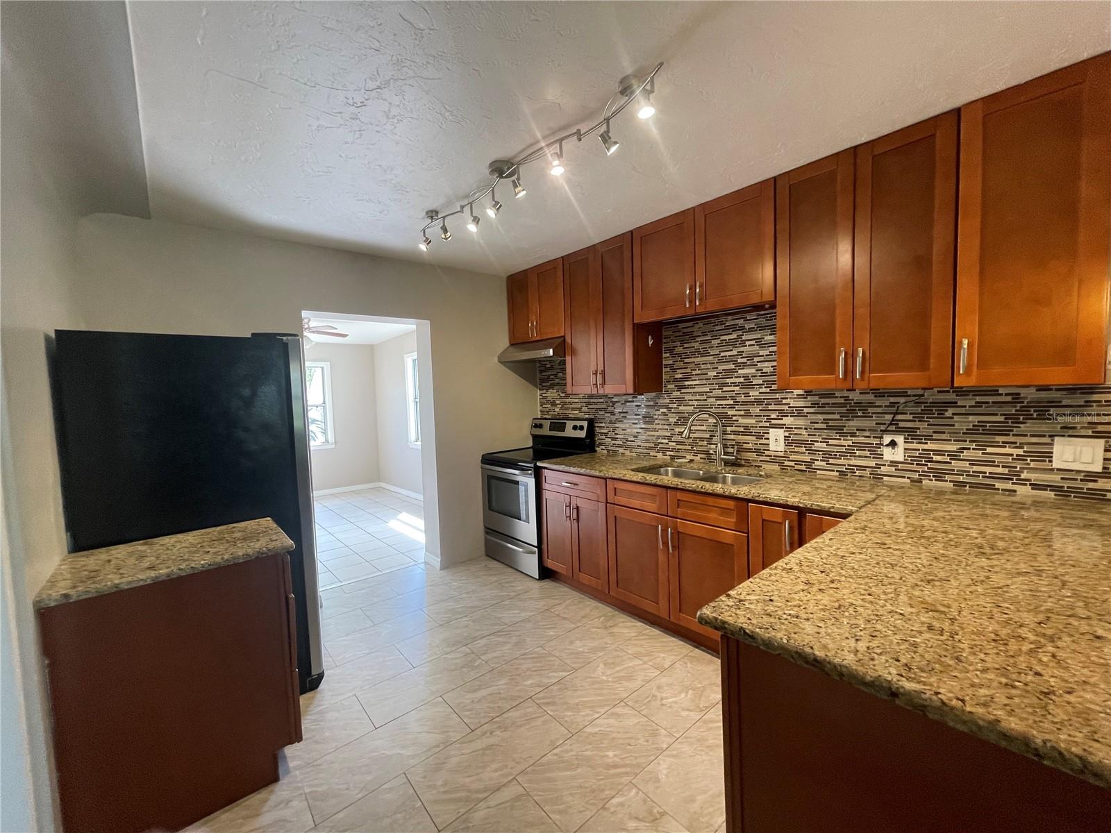 DISSTON HILLS SEC A & B - Residential Lease