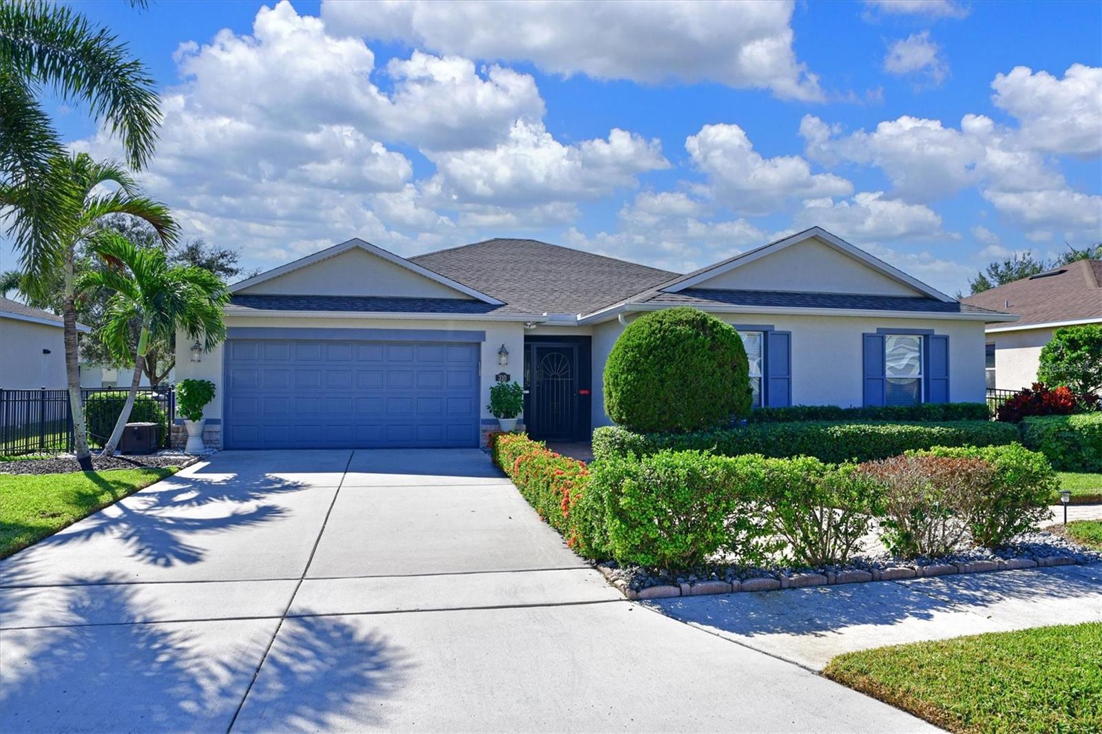 STERLING LAKE - Residential