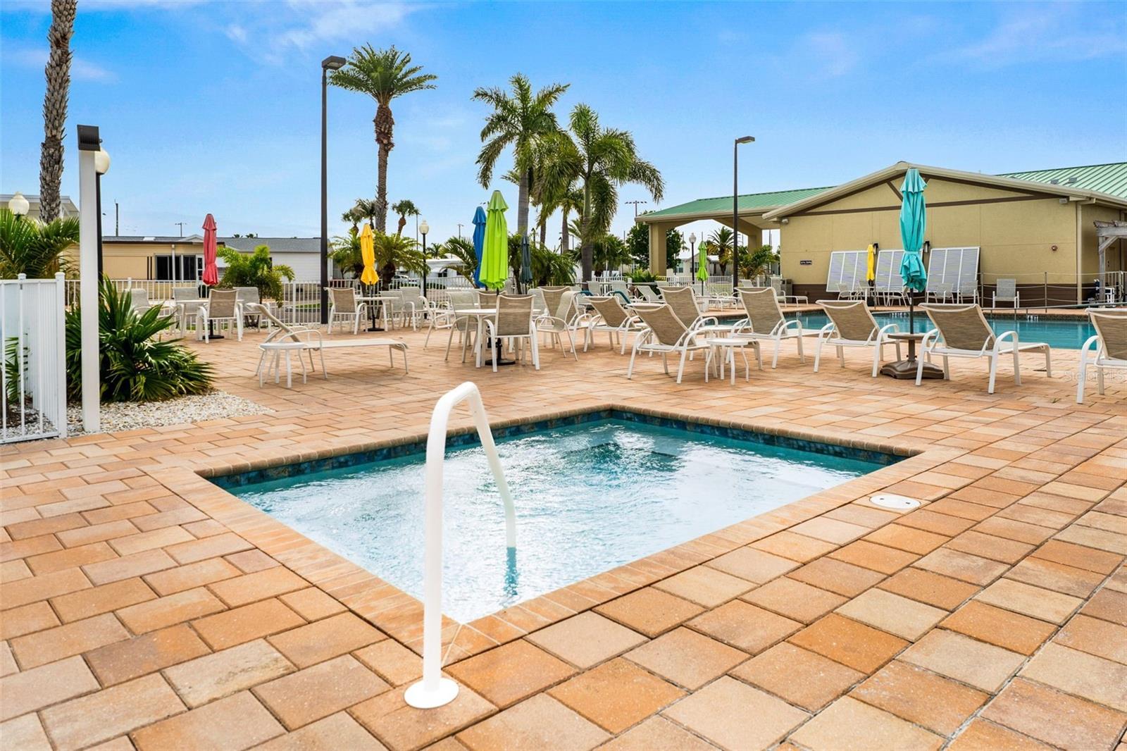 COUNTRY CLUB ESTATES - Residential