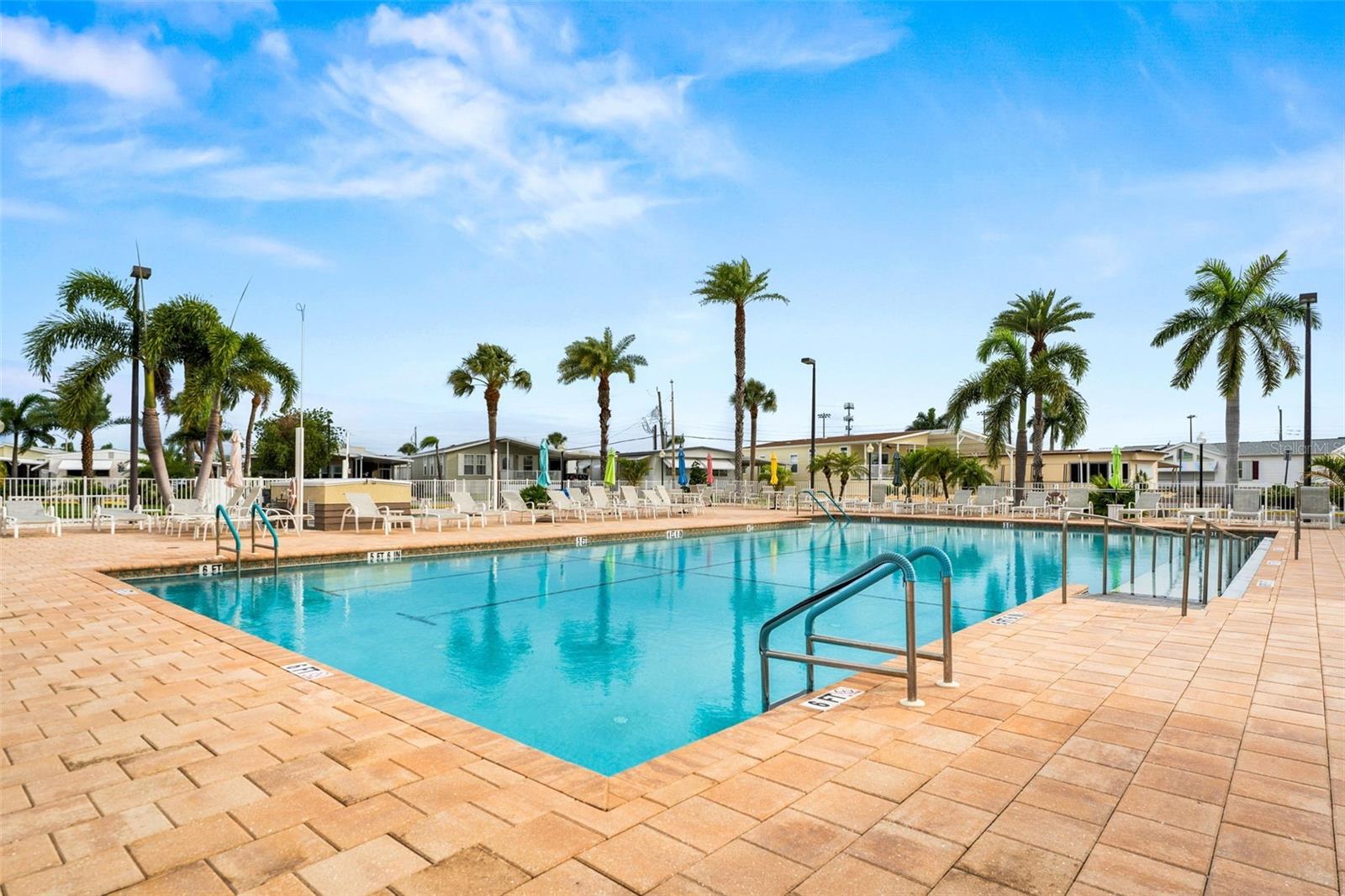 COUNTRY CLUB ESTATES - Residential