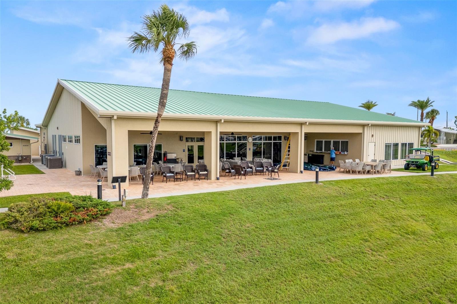 COUNTRY CLUB ESTATES - Residential