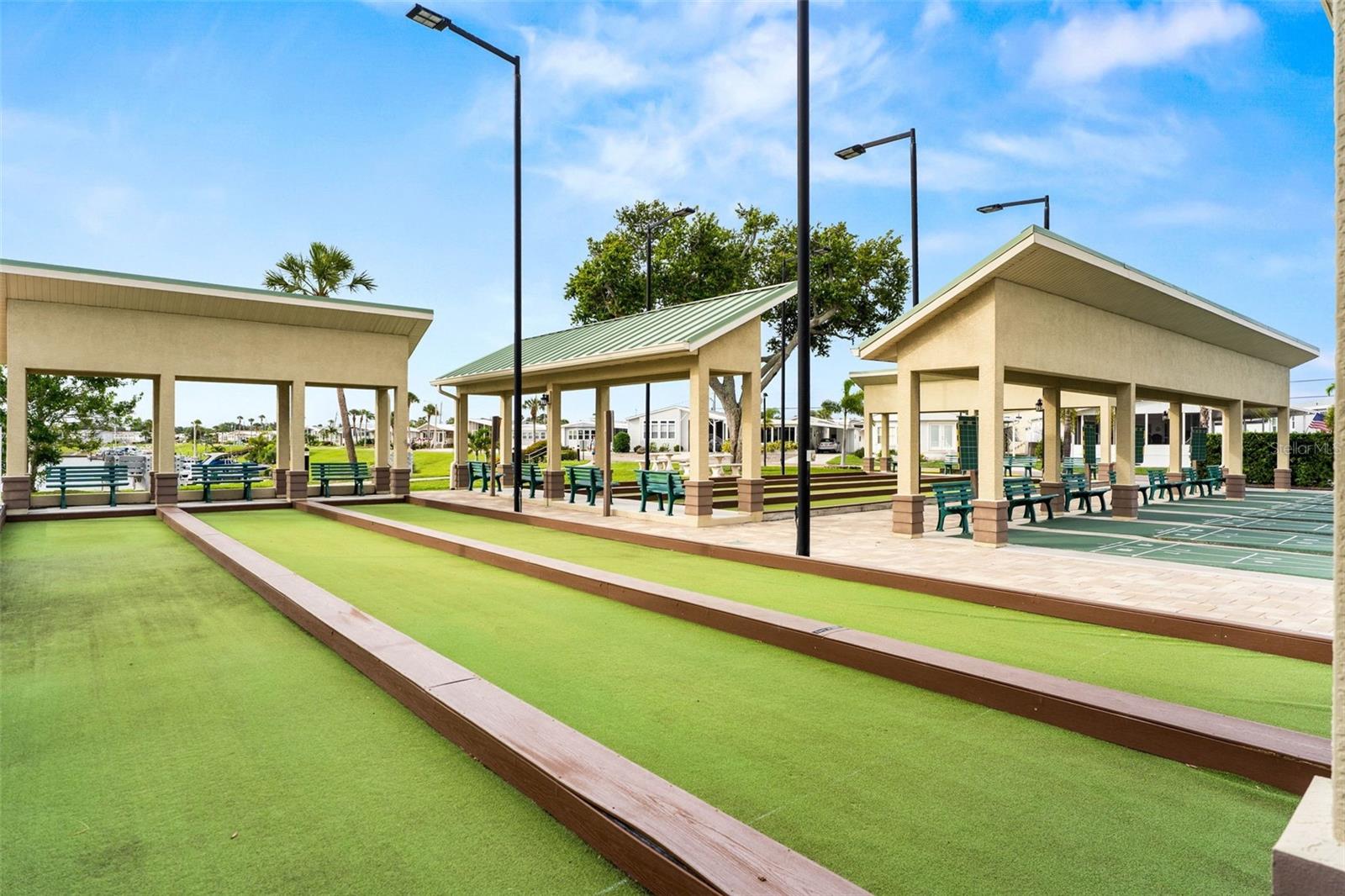 COUNTRY CLUB ESTATES - Residential