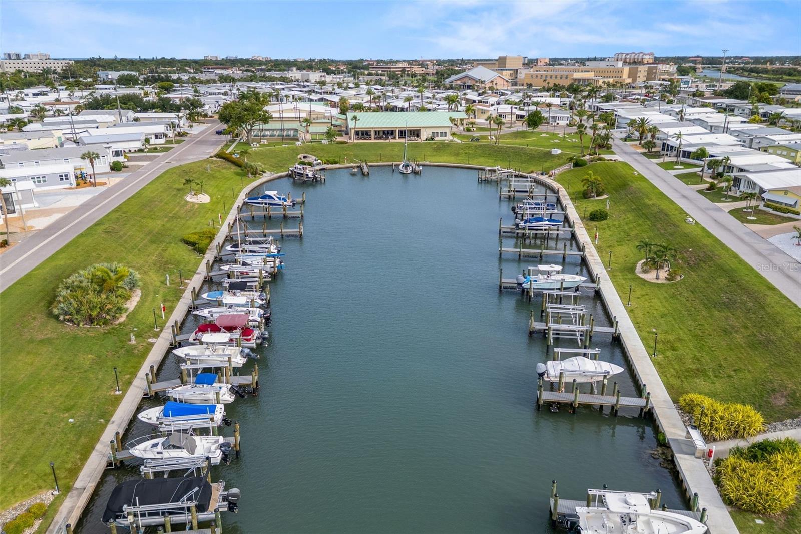 COUNTRY CLUB ESTATES - Residential