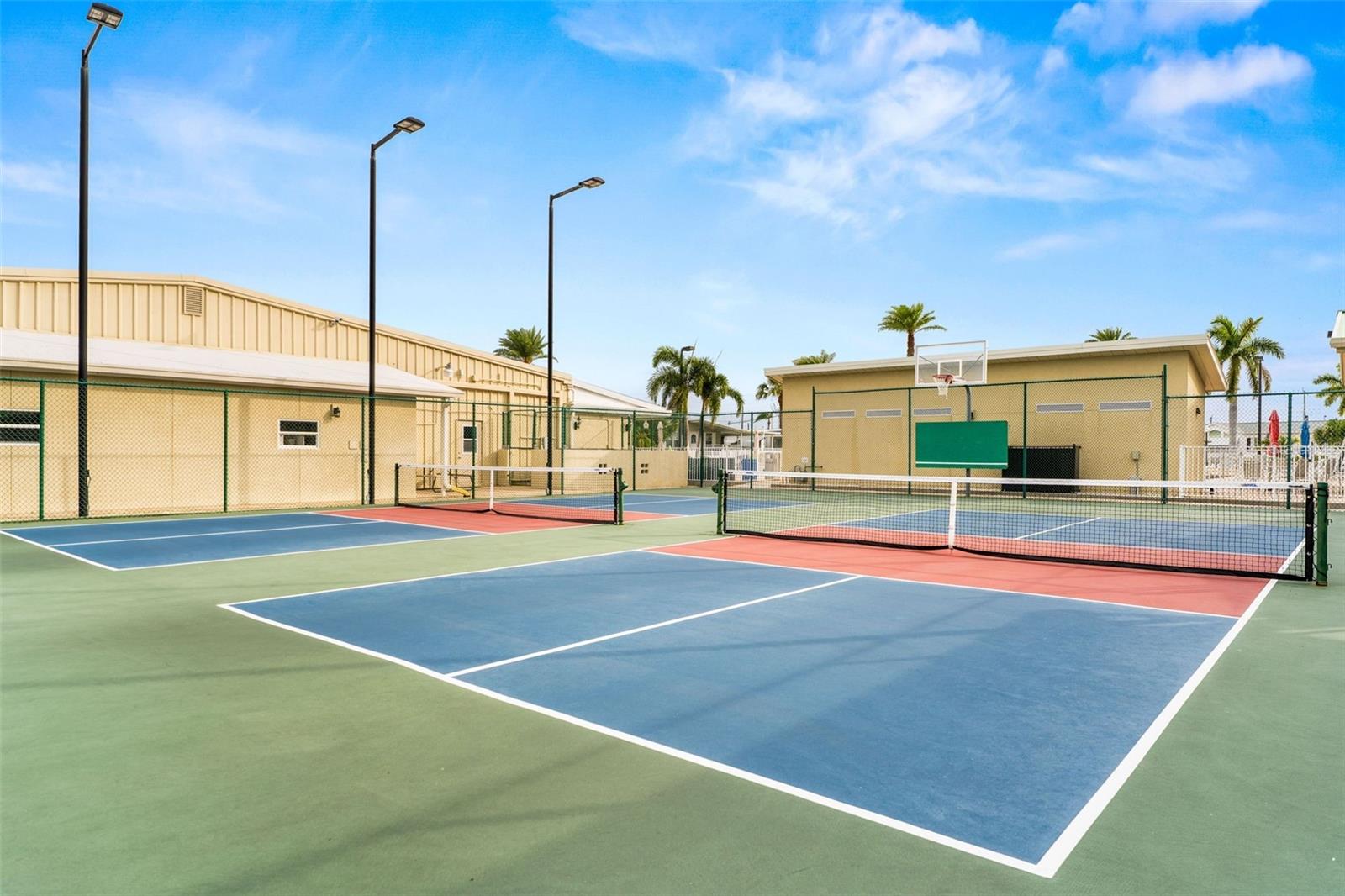 COUNTRY CLUB ESTATES - Residential