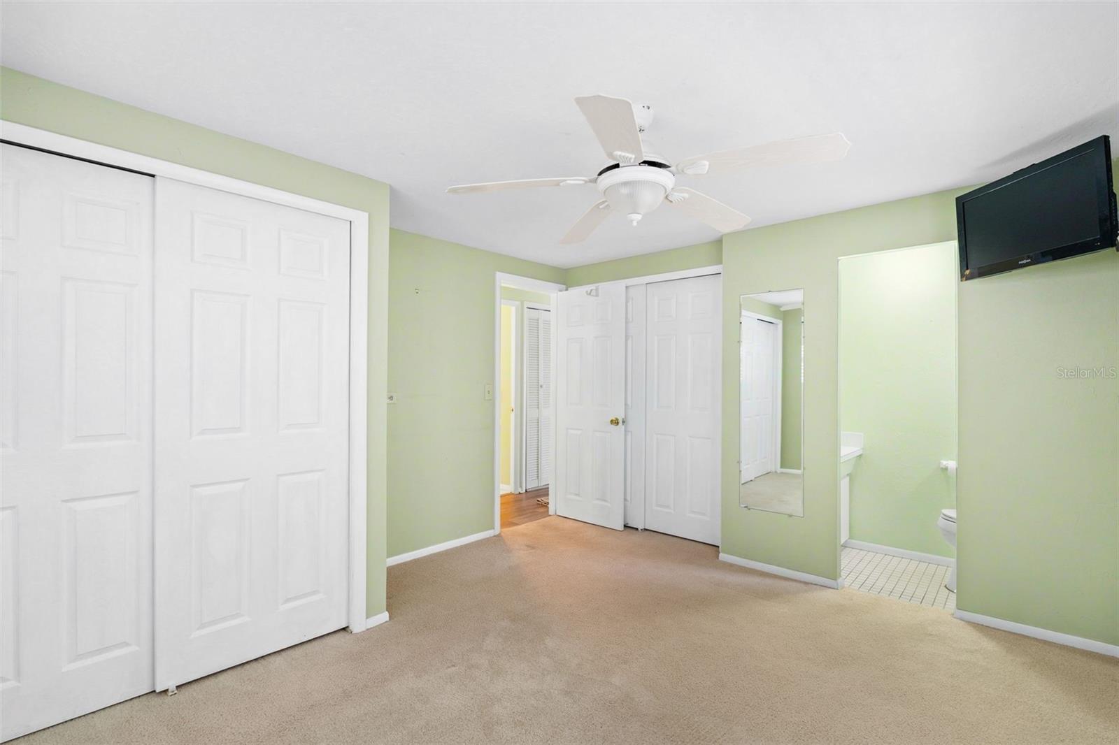 COUNTRY CLUB ESTATES - Residential