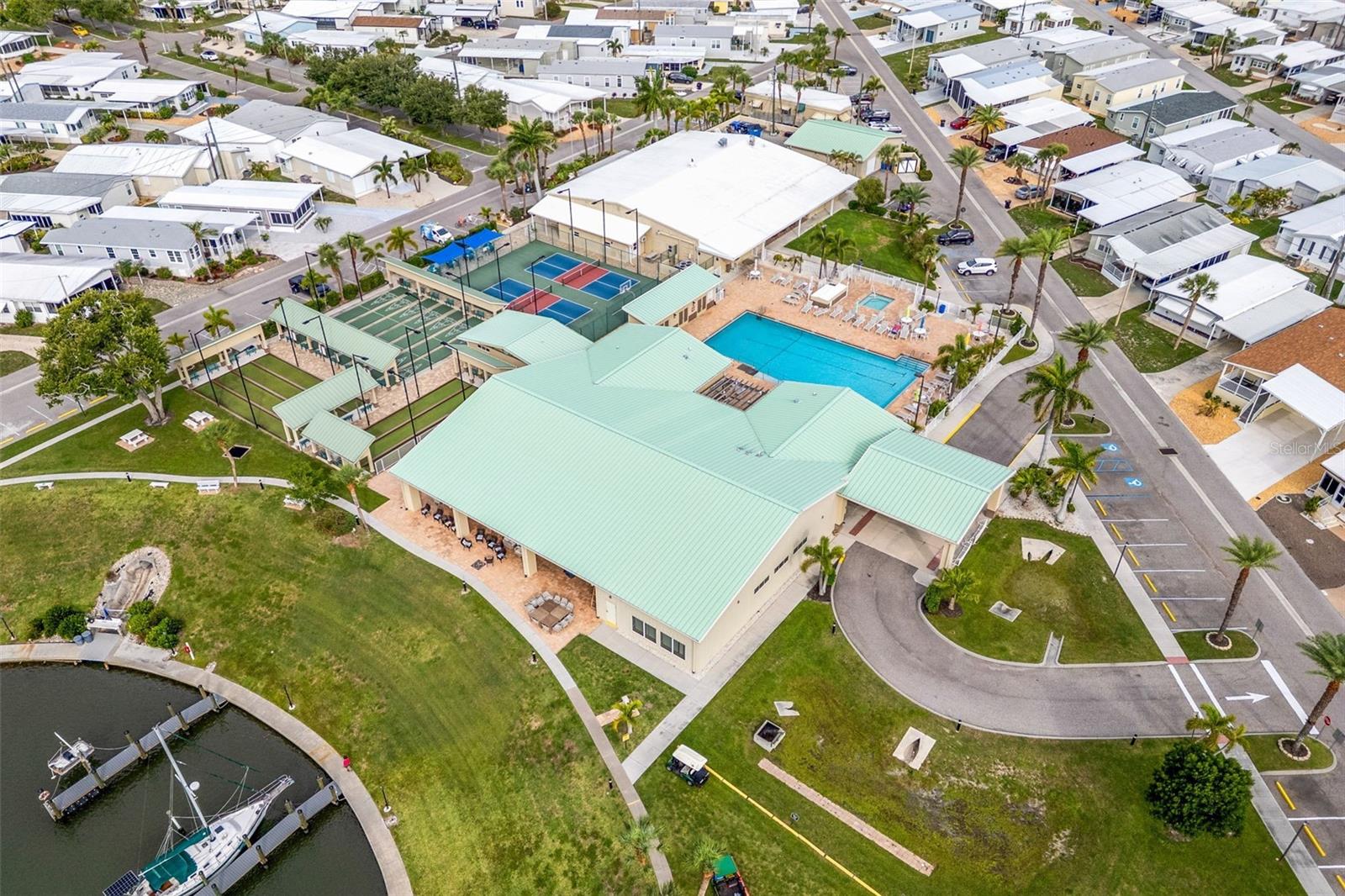 COUNTRY CLUB ESTATES - Residential
