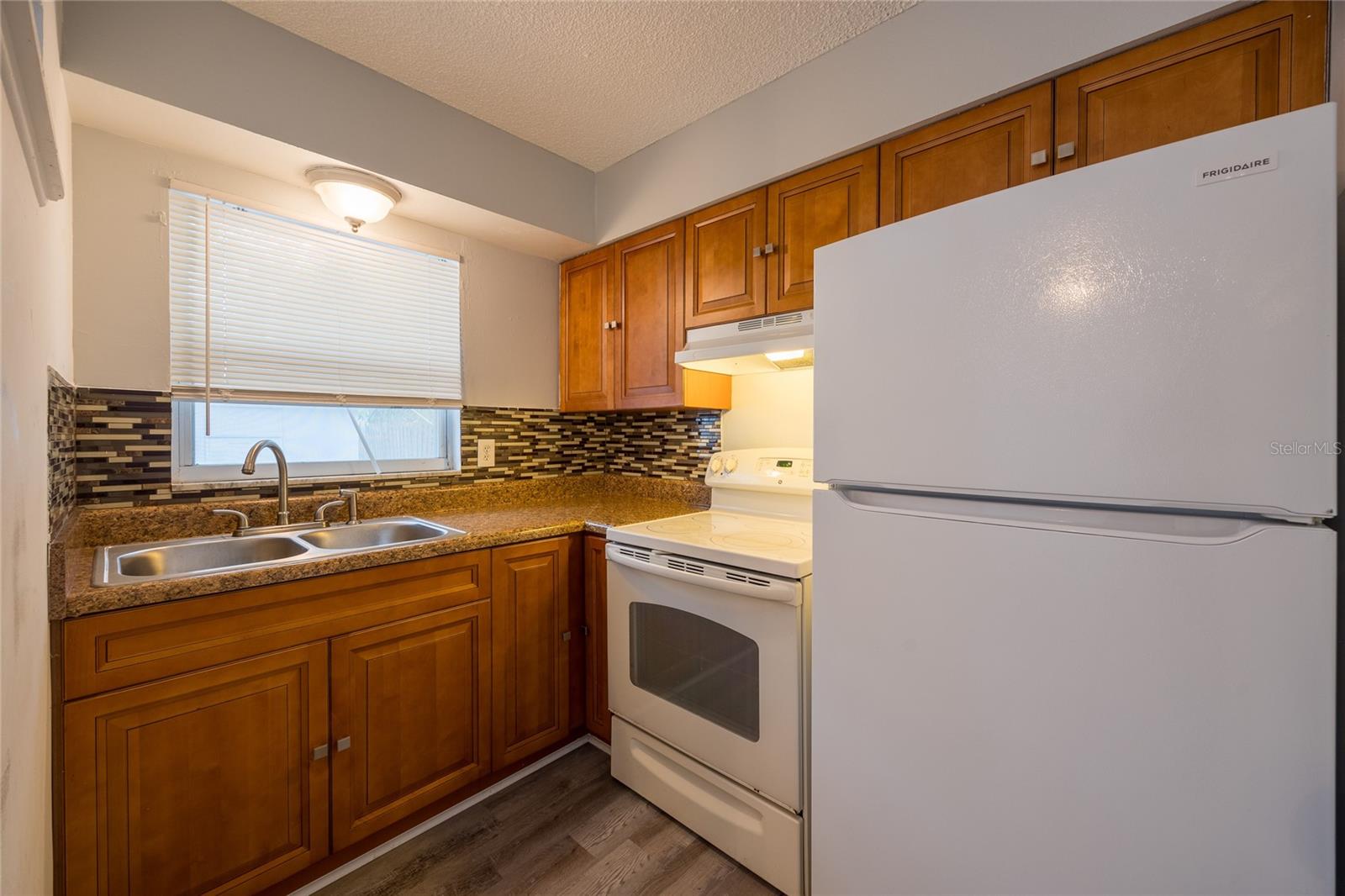 SKYCREST - Residential Income