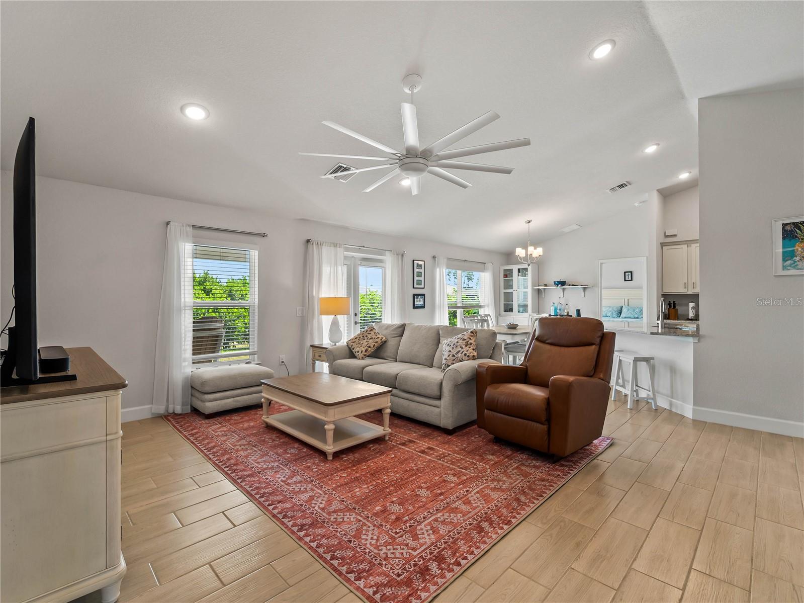 ROTONDA WEST PINE VALLEY - Residential
