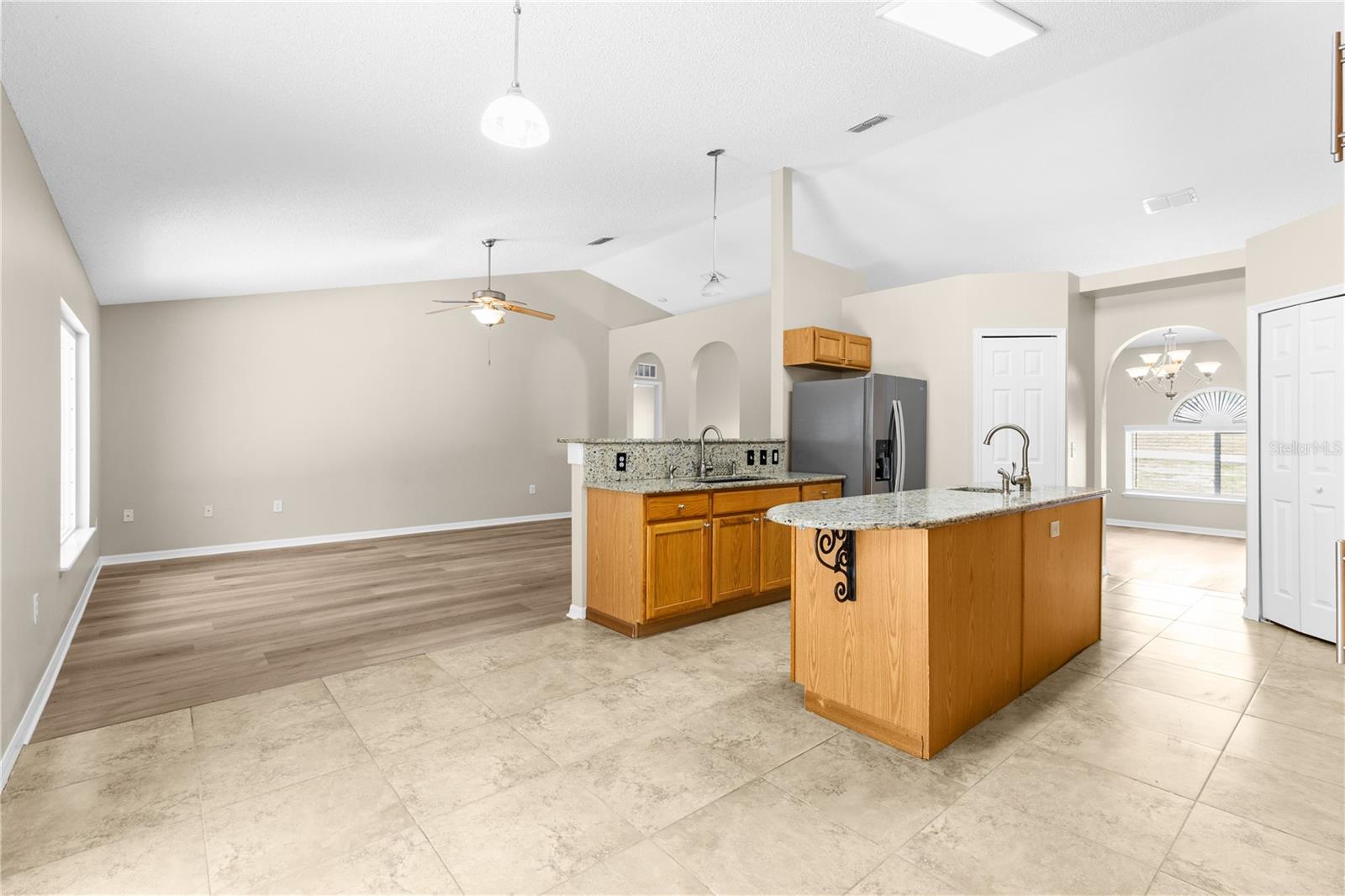 SPRING HILL - Residential