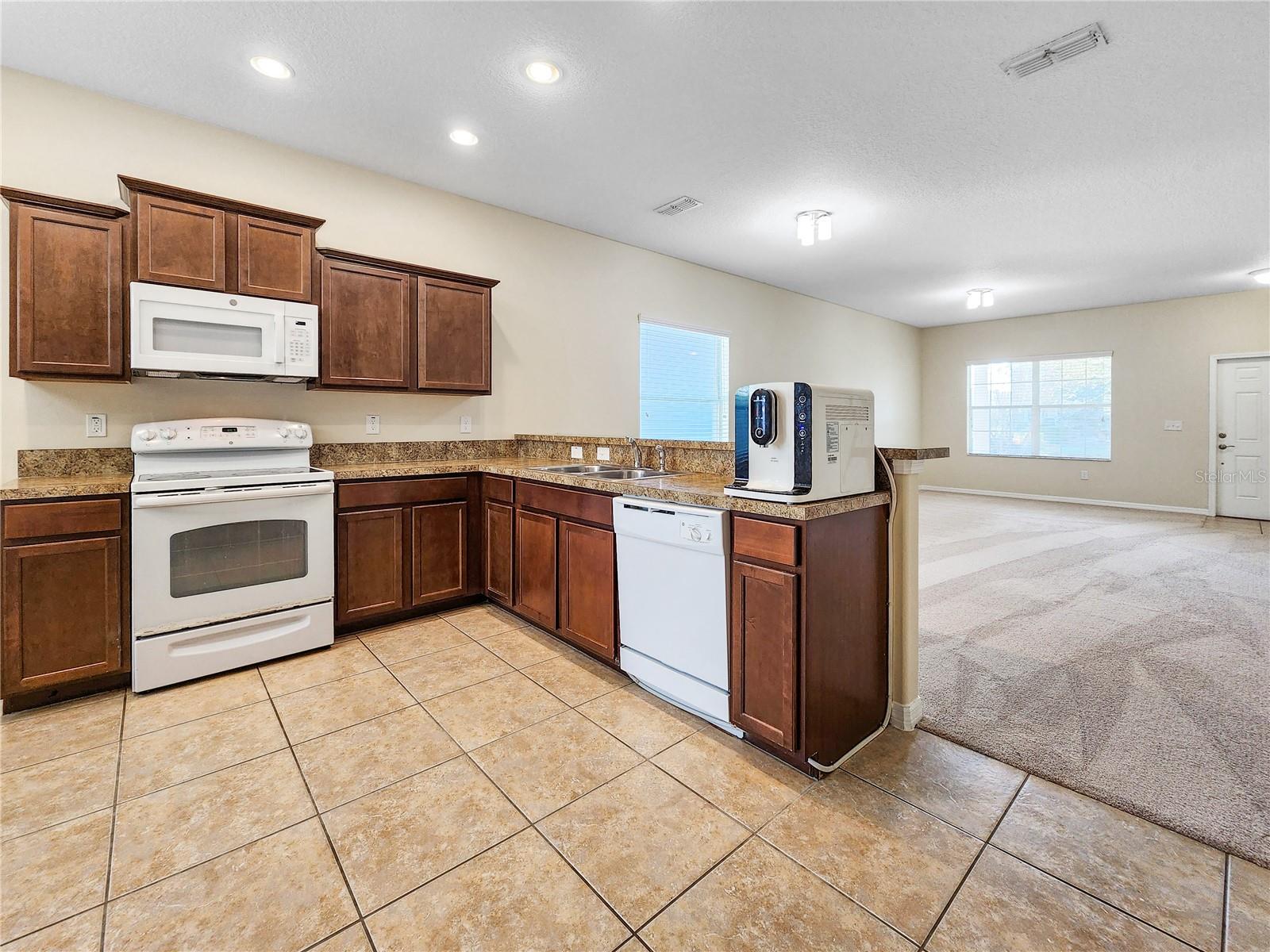 SIGNATURE LAKES PH 2 - Residential