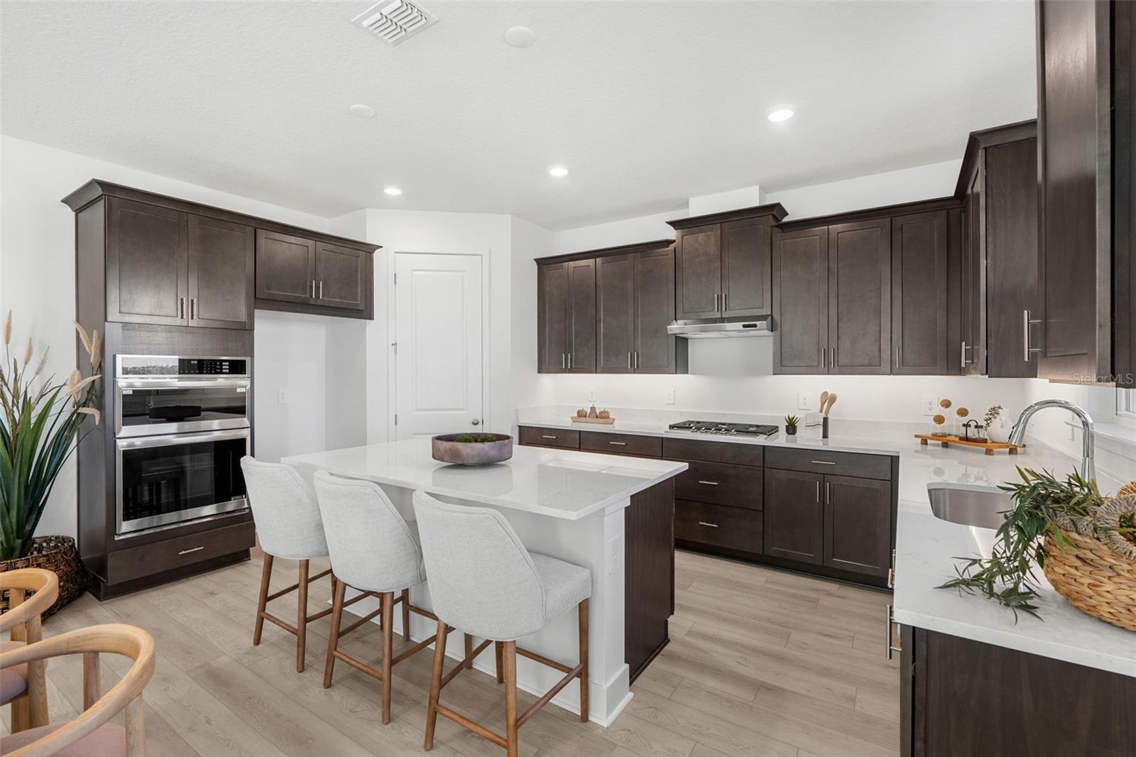 EDEN CREST - Residential