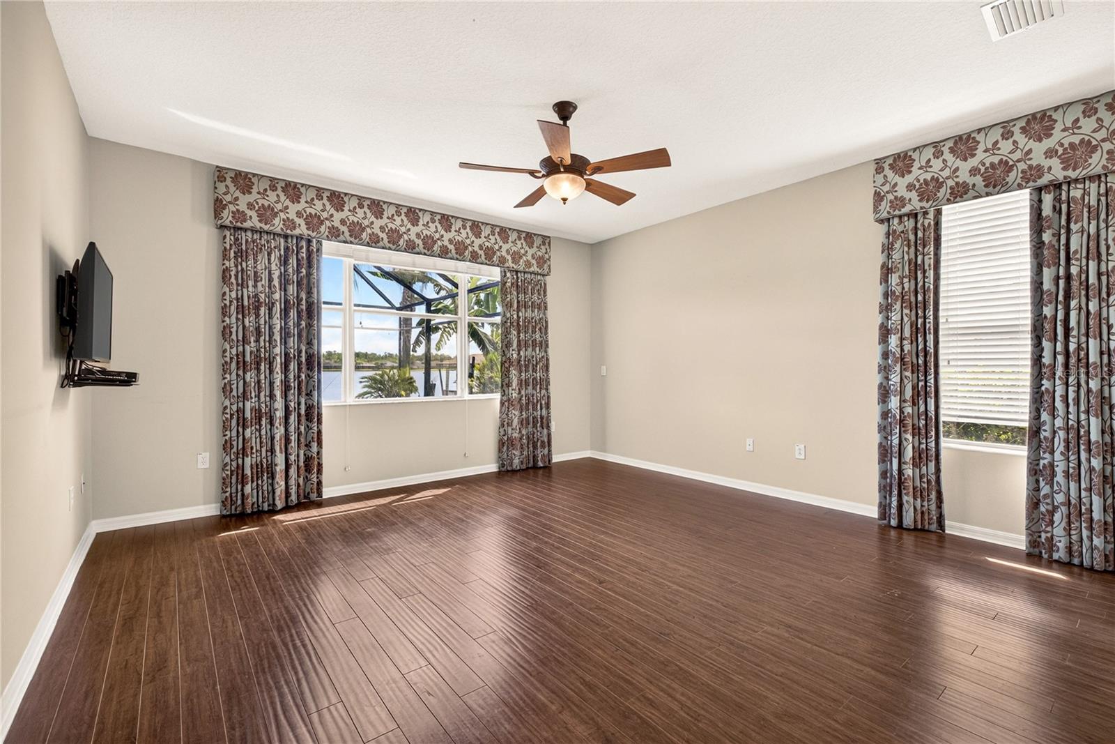 IVY LAKE ESTATES - Residential