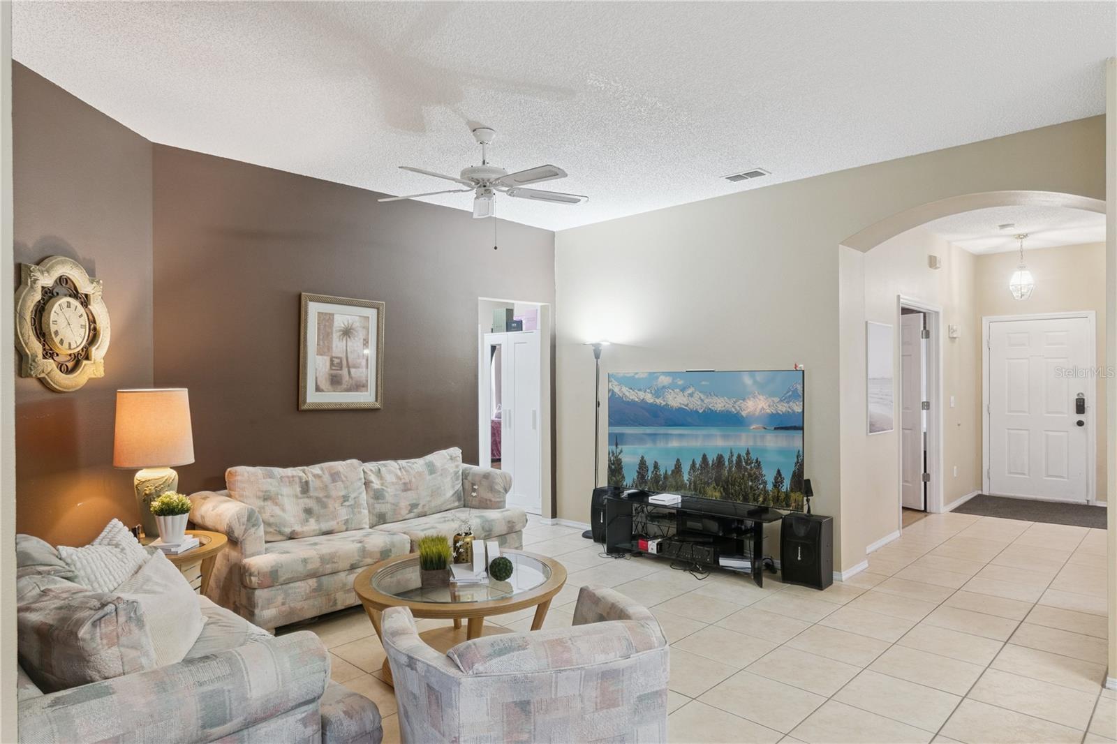 FAIRWAYS LAKE ESTATES - Residential