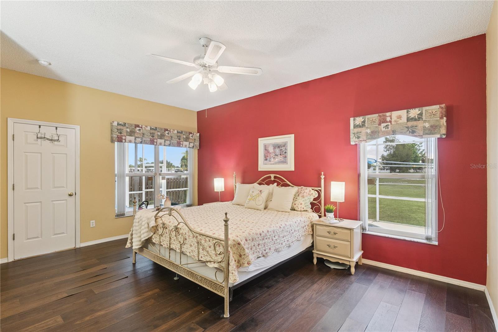 FAIRWAYS LAKE ESTATES - Residential