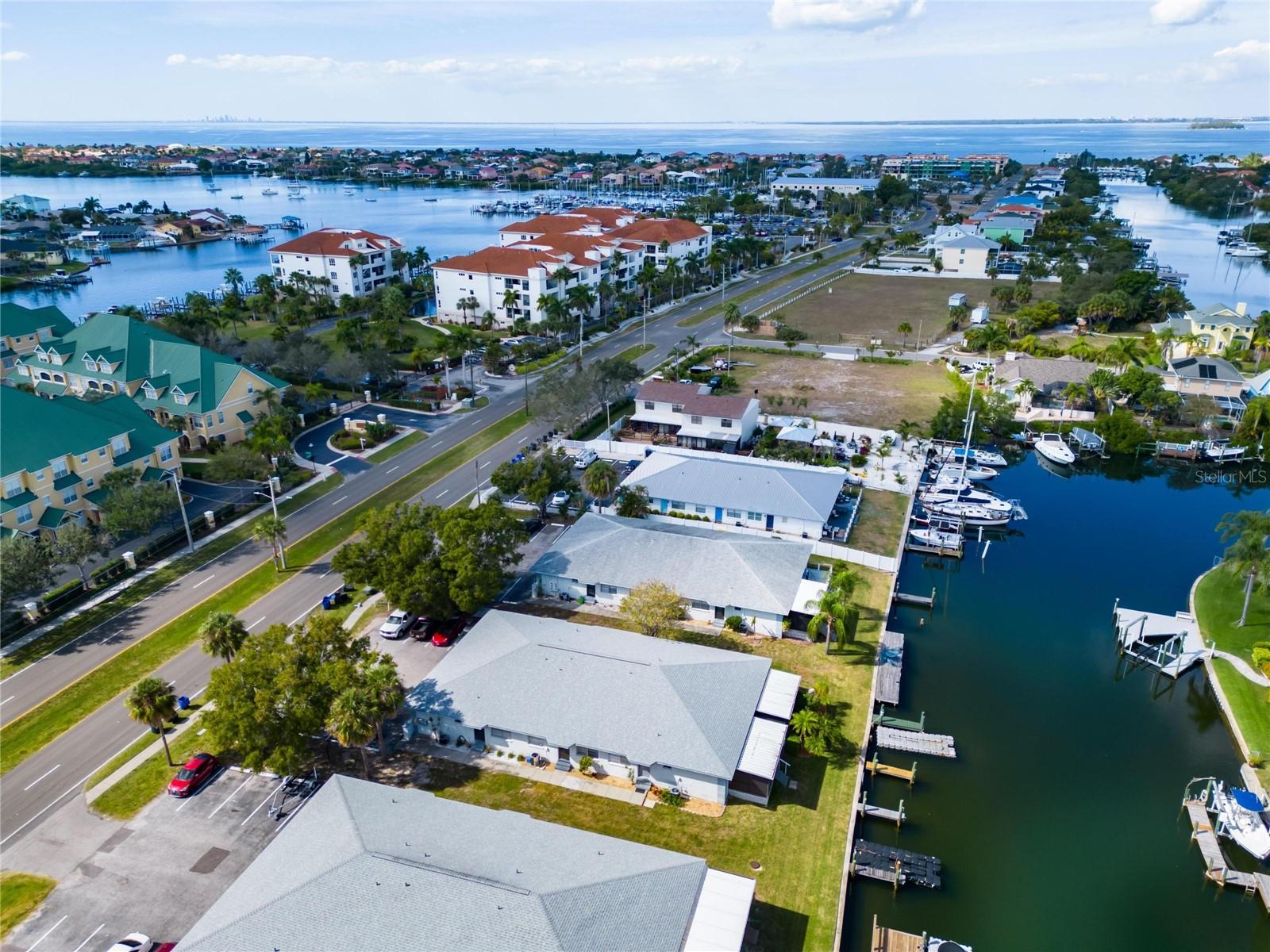 BAY CREST CONDO PH I - Residential