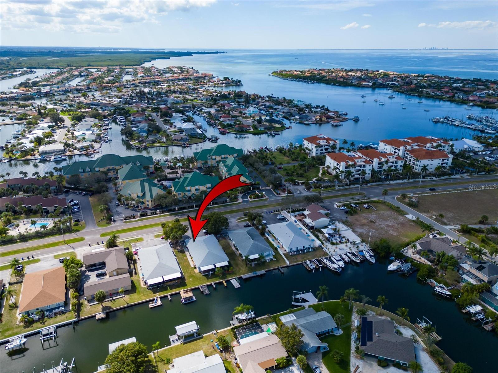 BAY CREST CONDO PH I - Residential