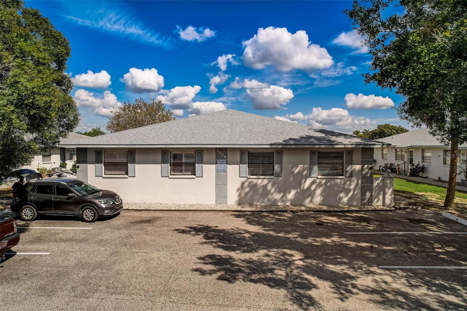BAY CREST CONDO PH I - Residential