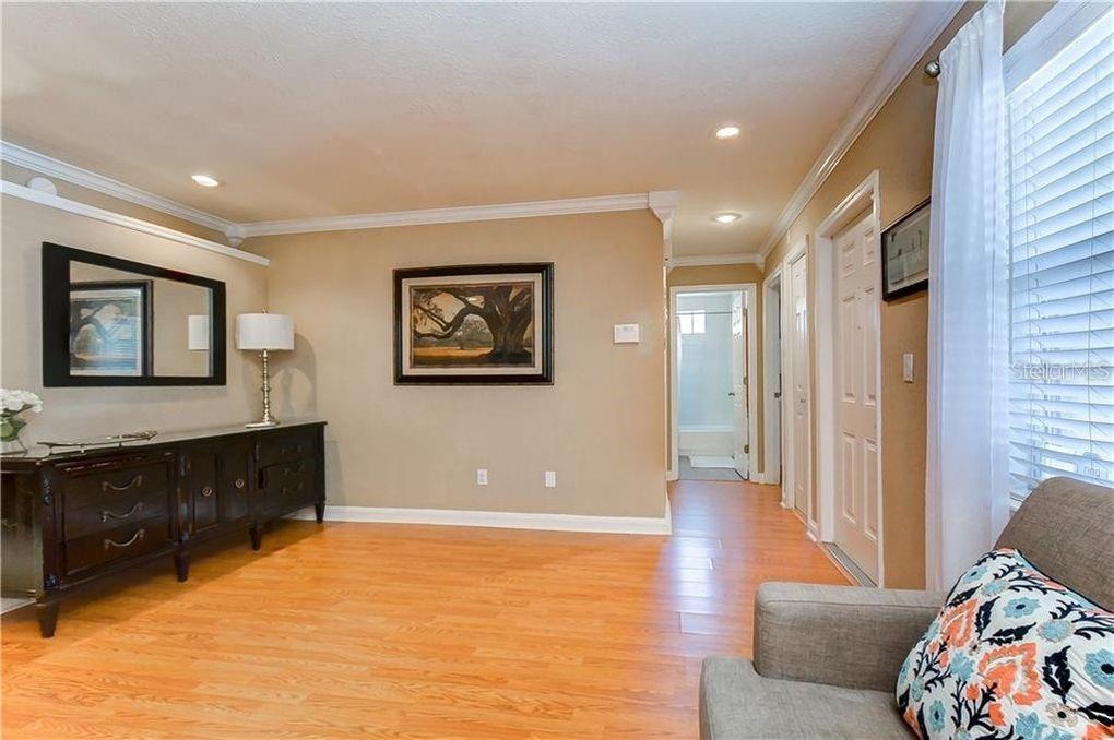 CARROLLWOOD MEADOWS UNIT VI SE - Residential Lease