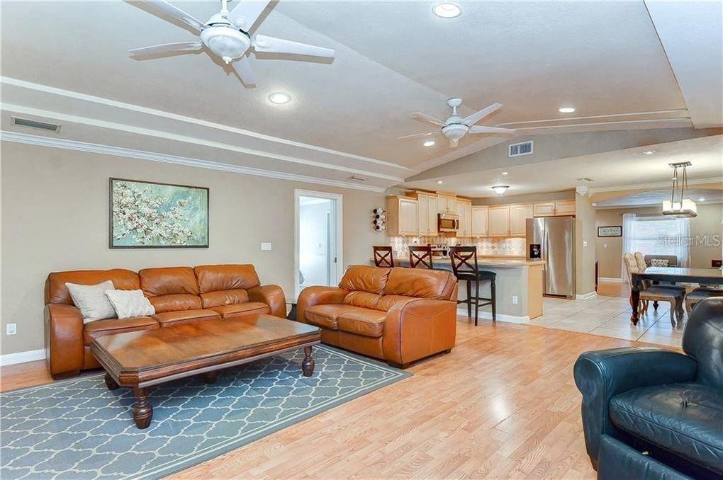 CARROLLWOOD MEADOWS UNIT VI SE - Residential Lease