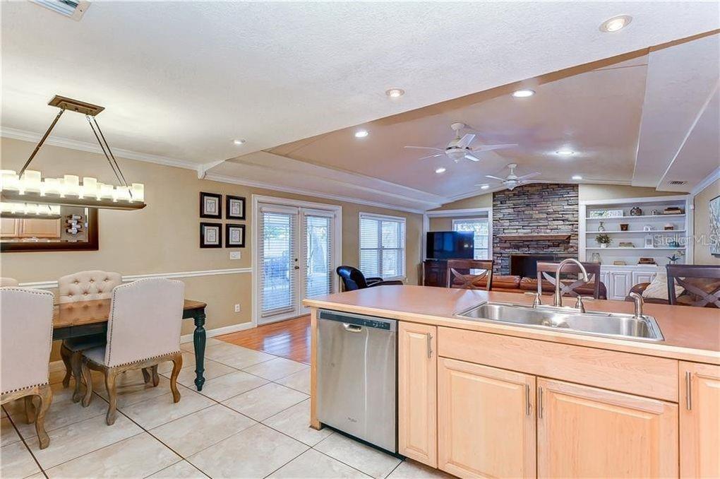 CARROLLWOOD MEADOWS UNIT VI SE - Residential Lease