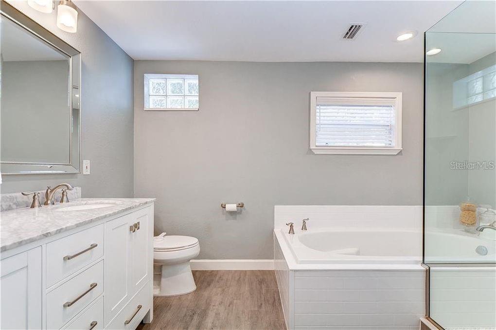 CARROLLWOOD MEADOWS UNIT VI SE - Residential Lease