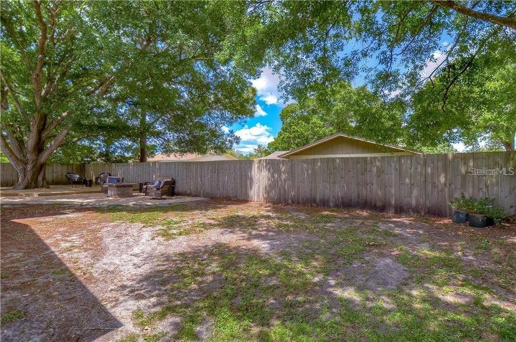 CARROLLWOOD MEADOWS UNIT VI SE - Residential Lease