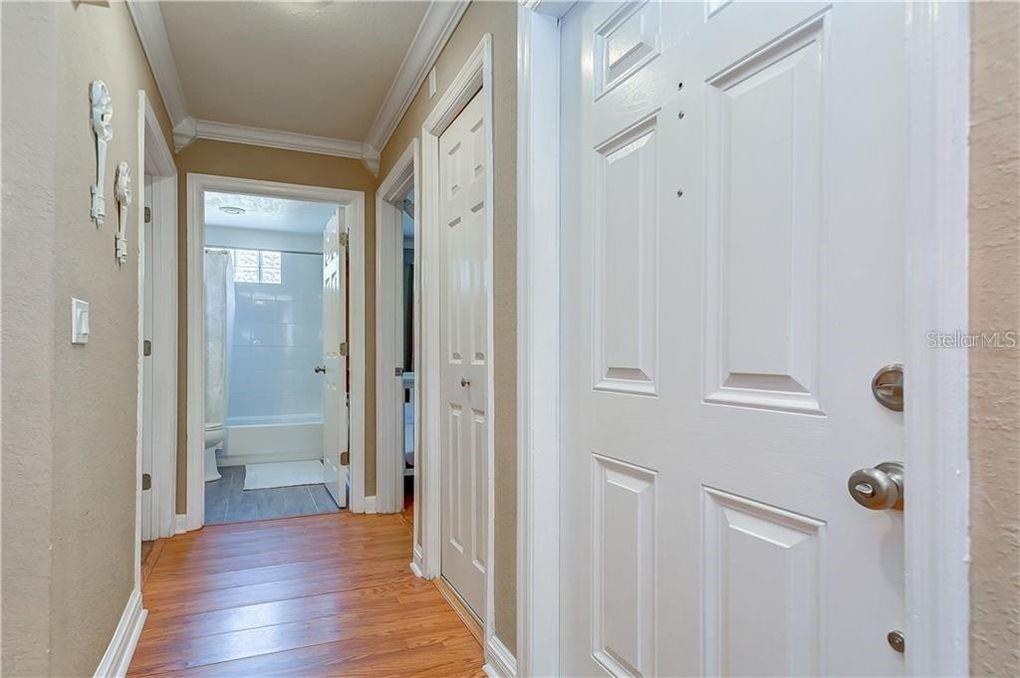 CARROLLWOOD MEADOWS UNIT VI SE - Residential Lease