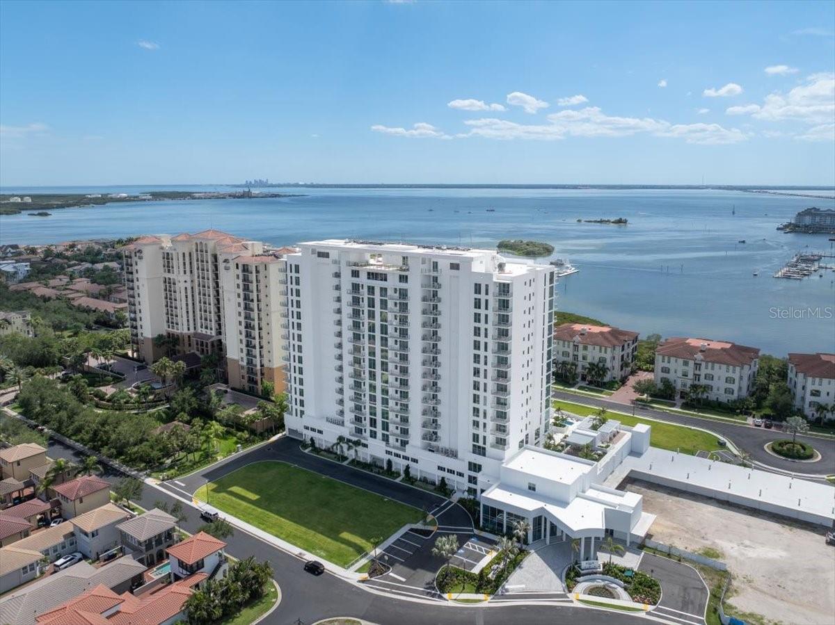 WESTSHORE YACHT CLUB, AQUA TOWER 1 - Residential