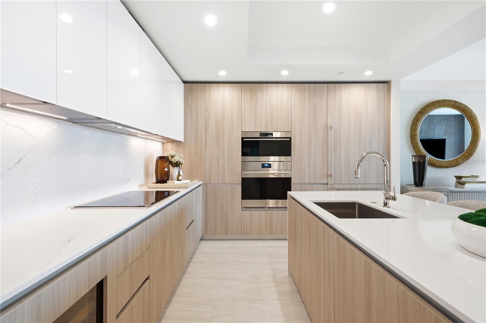 WESTSHORE YACHT CLUB, AQUA TOWER 1 - Residential