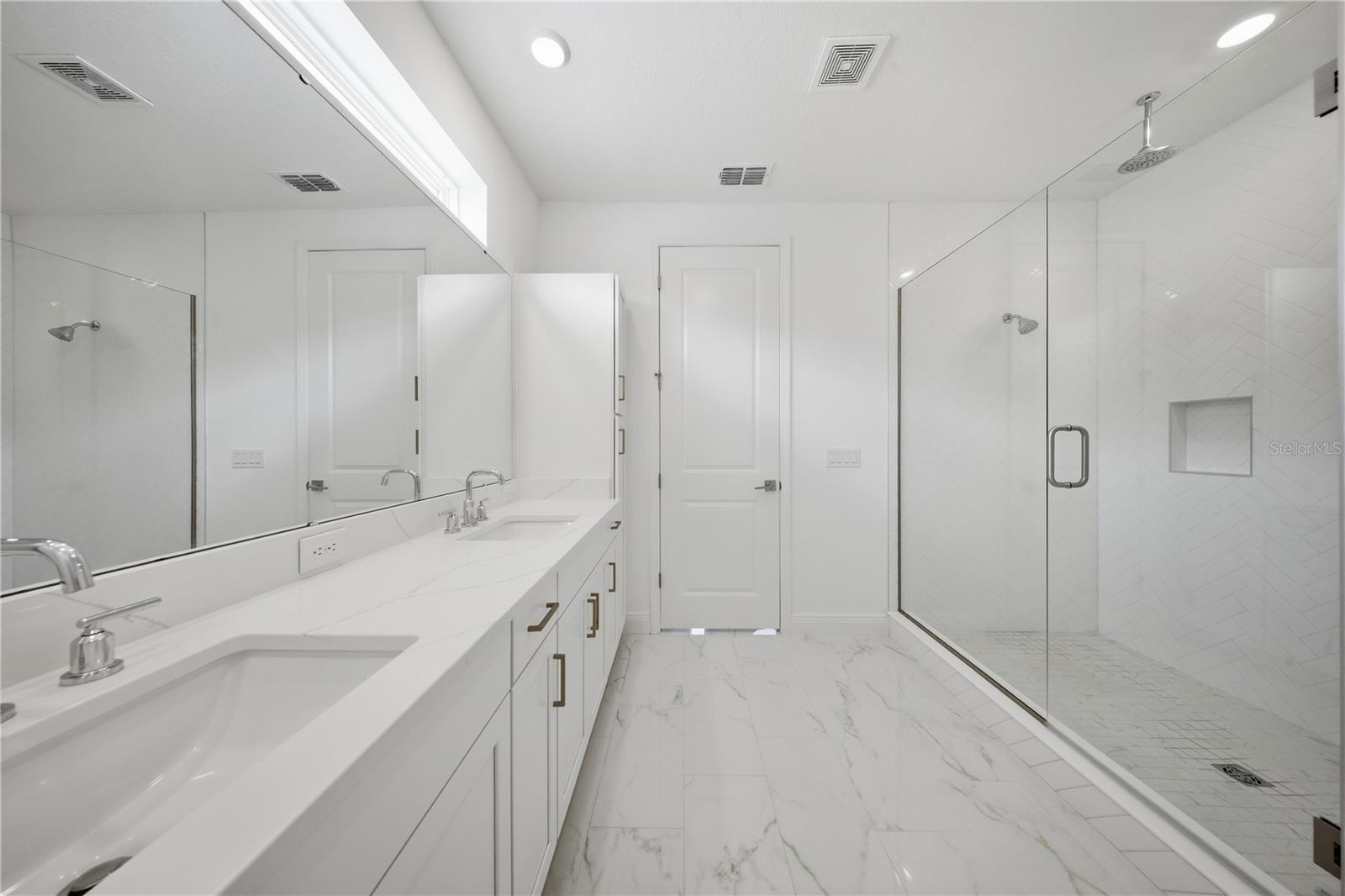 POITRAS EAST N-7 - Residential
